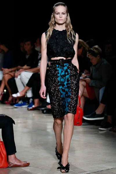Look 18